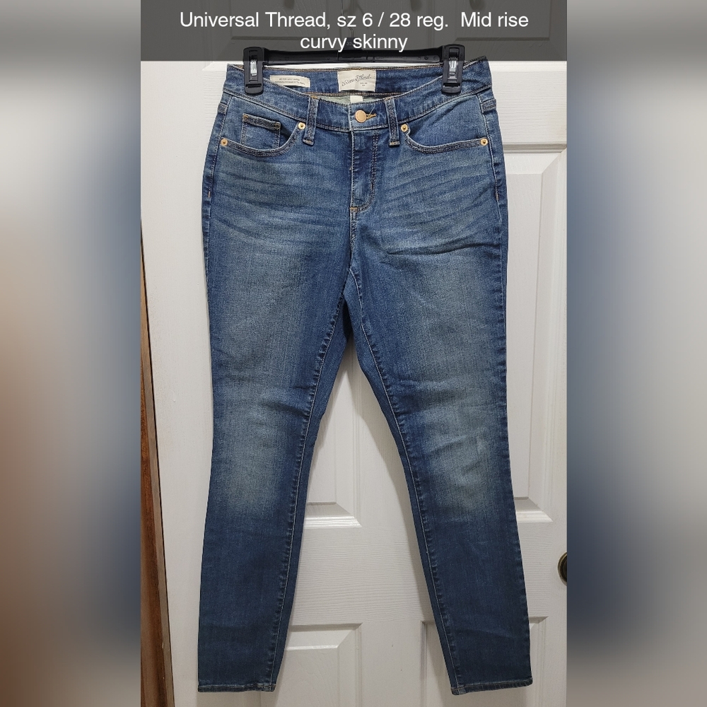 Universal Thread Mid Rise Curvy Skinny Jeans
